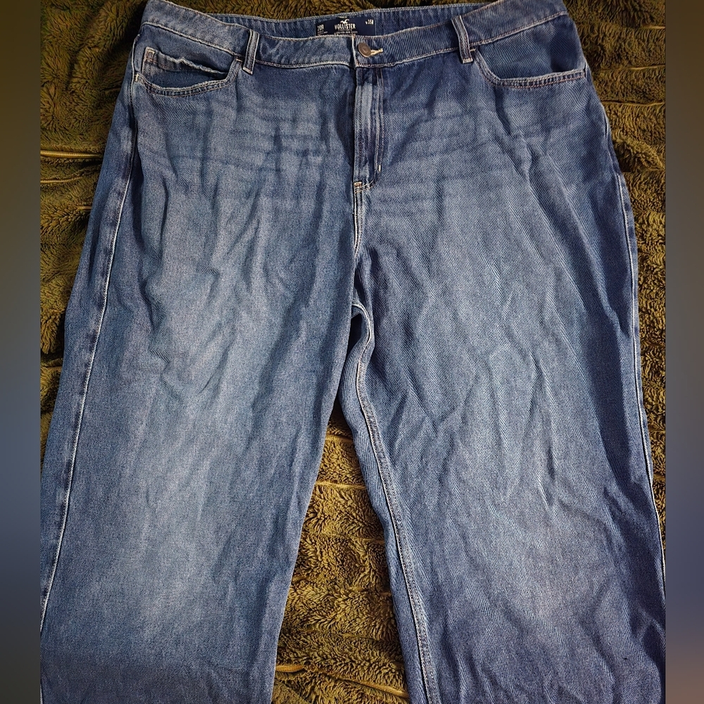 Hollister Ultra High-Rise Baggy Denim Jeans